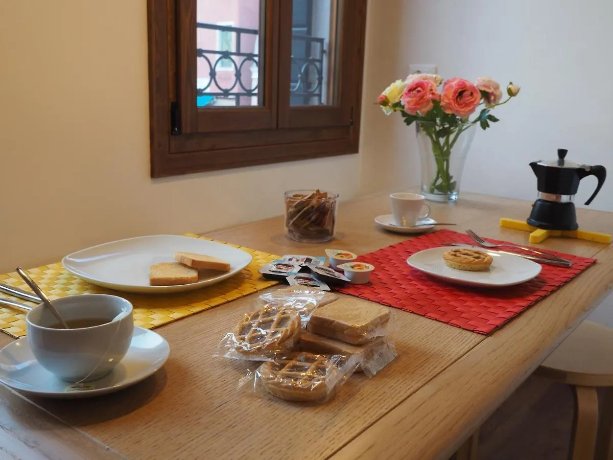 Apartment Life In Venezia